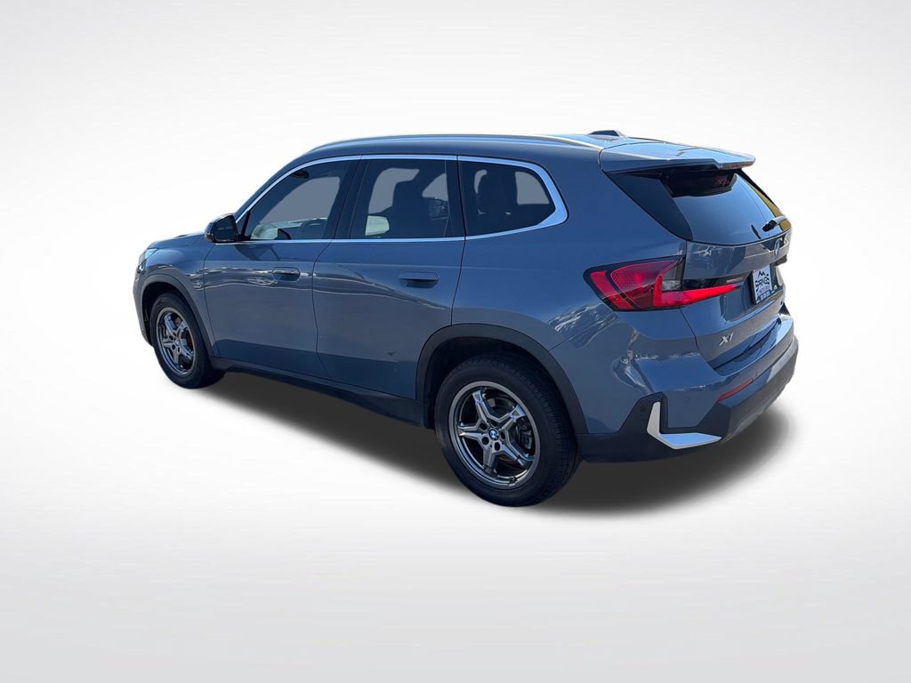Used 2023 BMW X1 xDrive28i AWD/4WD image 3