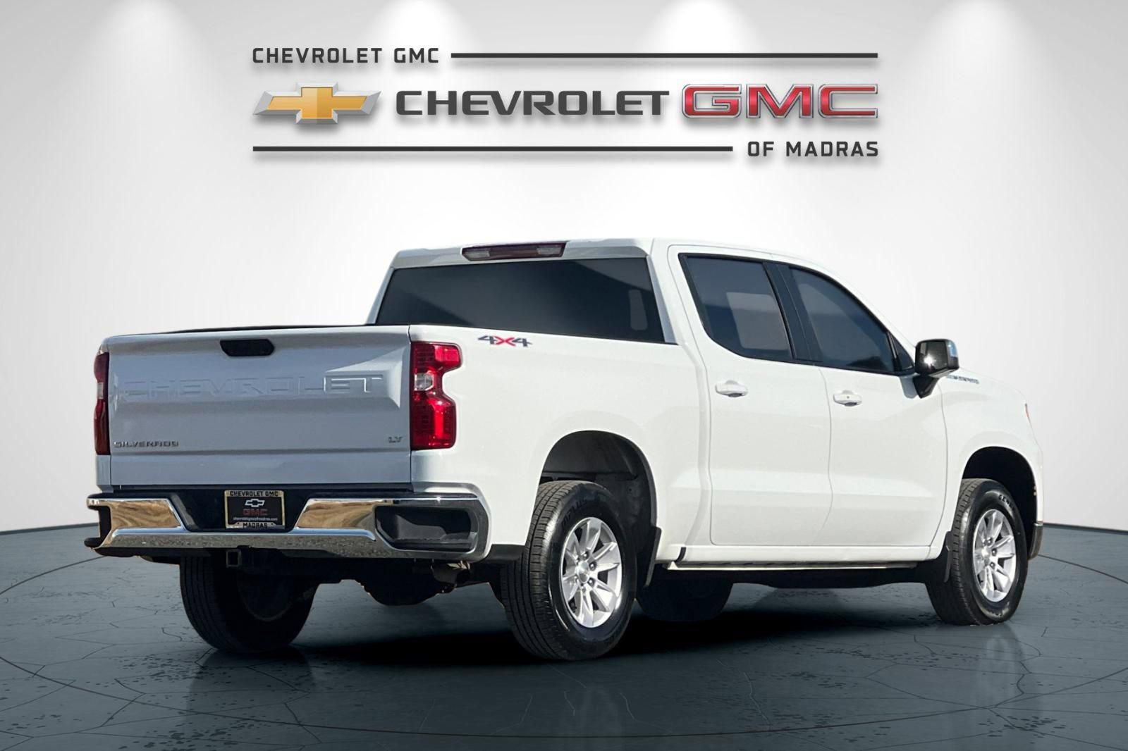 Used 2025 Chevrolet Silverado 1500 LT image 3