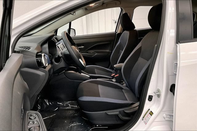 New 2025 Nissan Versa SV w/ Trunk Package FWD image 9