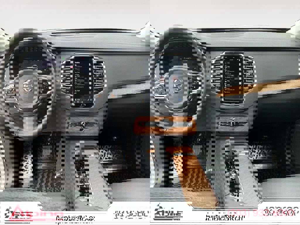 Used 2024 Volvo XC90 B5 Plus image 10