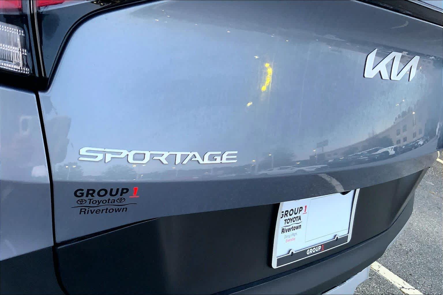 Used 2025 Kia Sportage LX FWD image 28