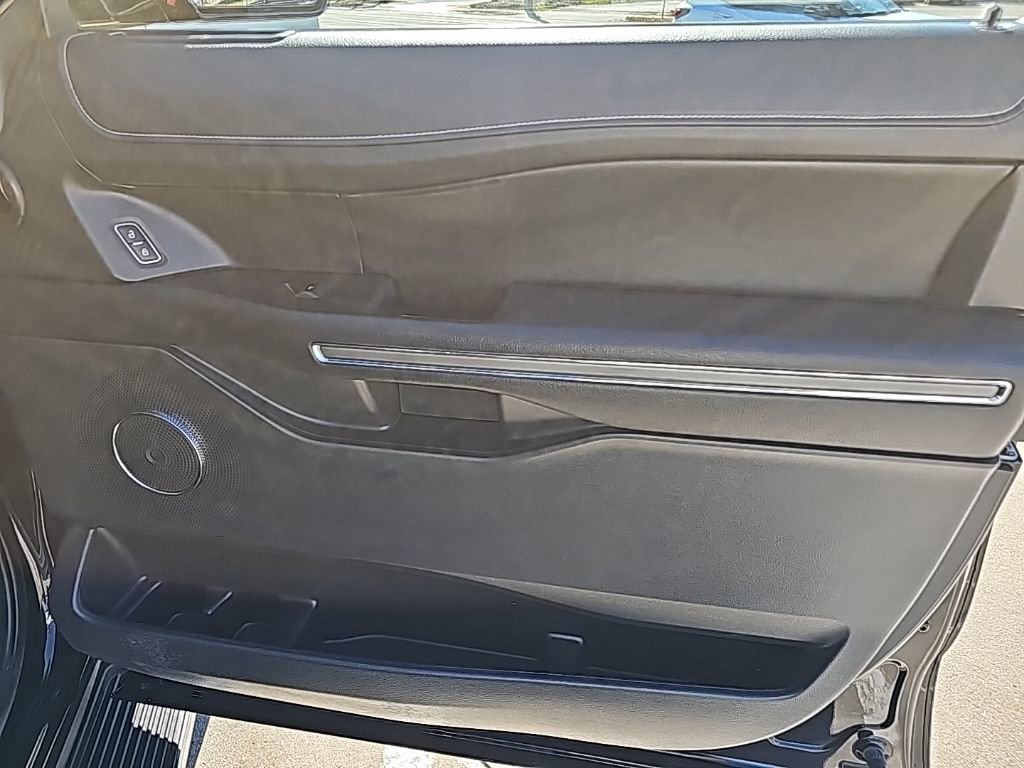 Used 2022 Ford Expedition XLT image 29