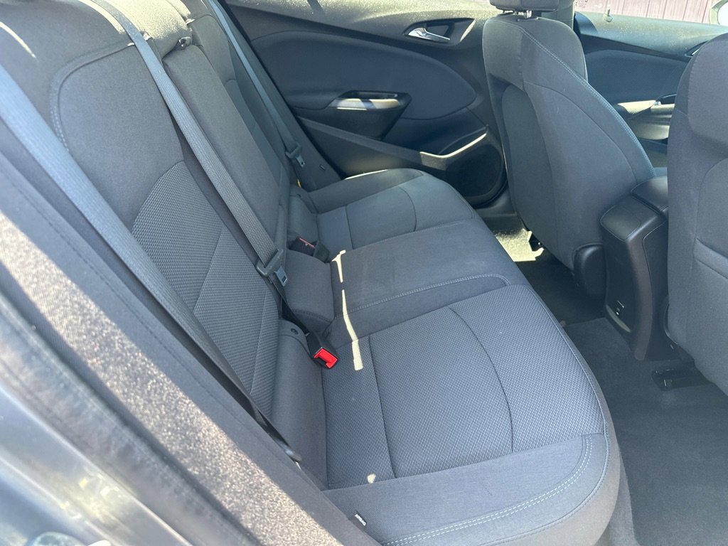 Used 2018 Chevrolet Cruze LT w/ Convenience Package FWD image 13