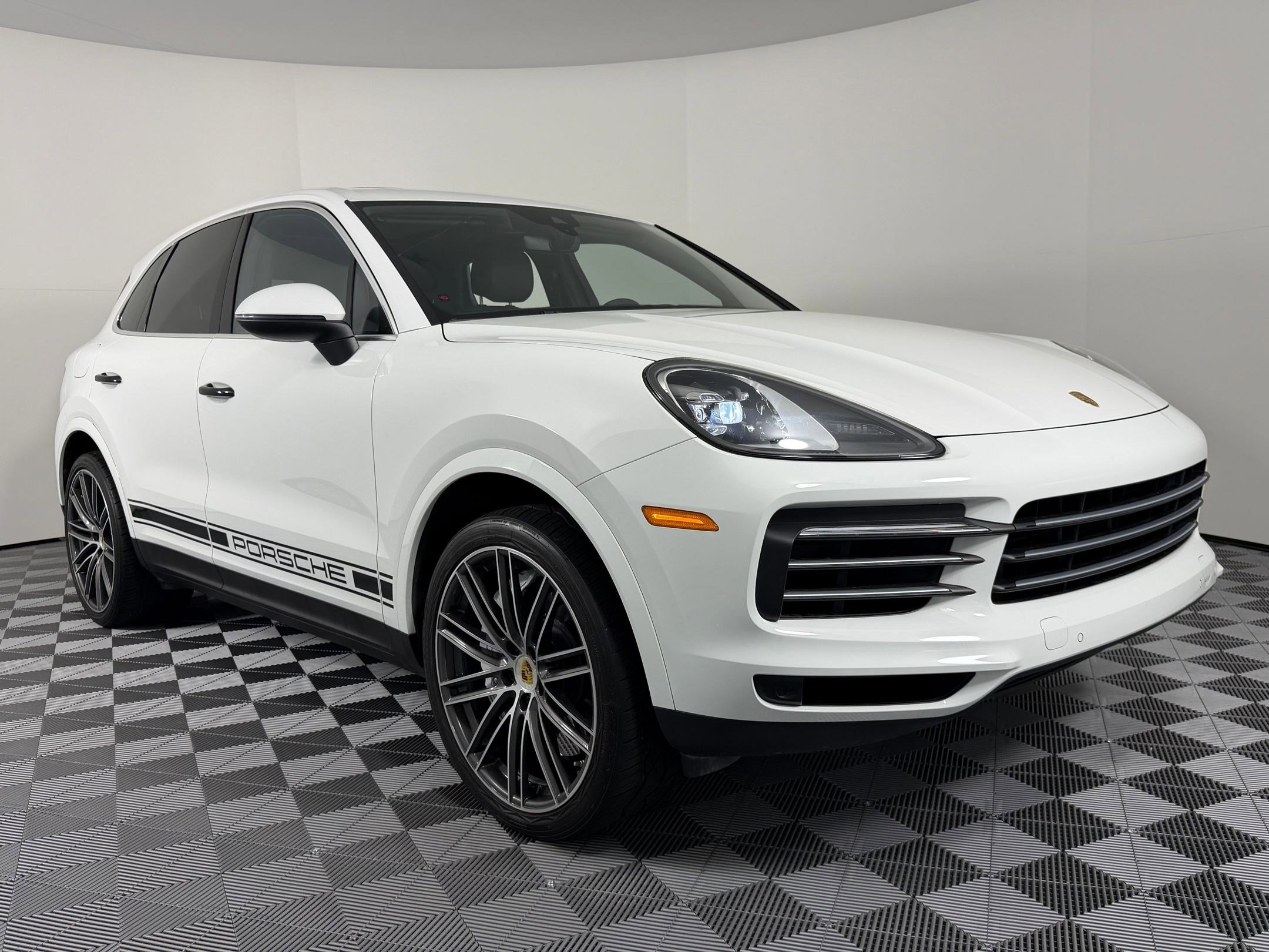 Used 2022 Porsche Cayenne image 7