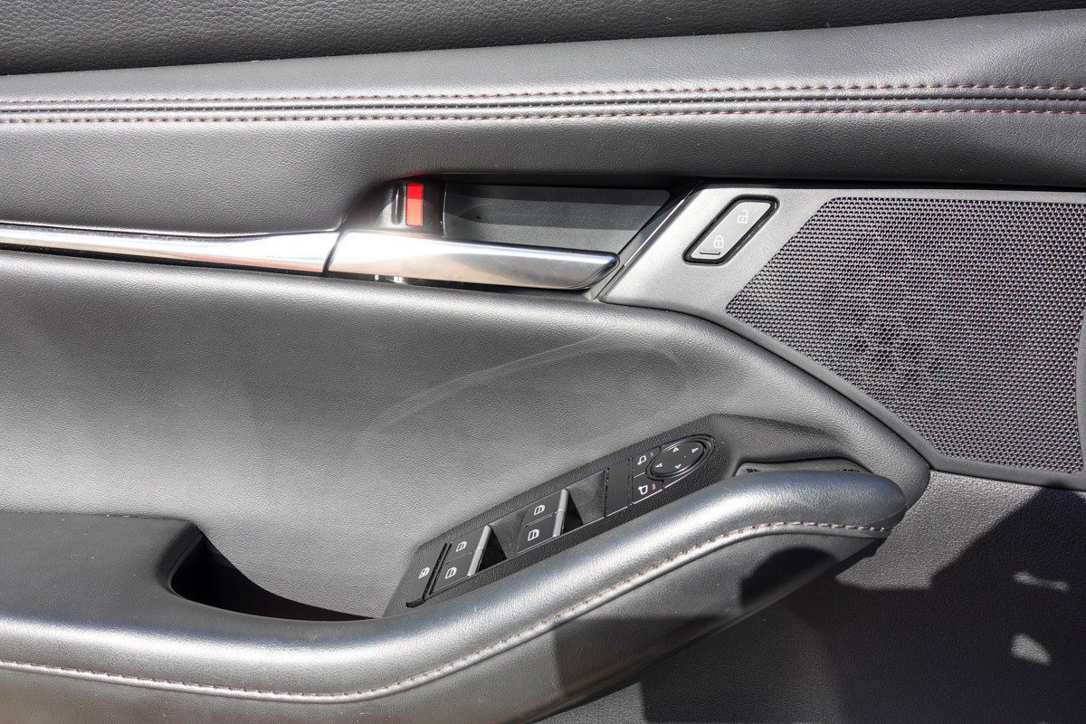 Certified 2025 MAZDA MAZDA3 s image 11