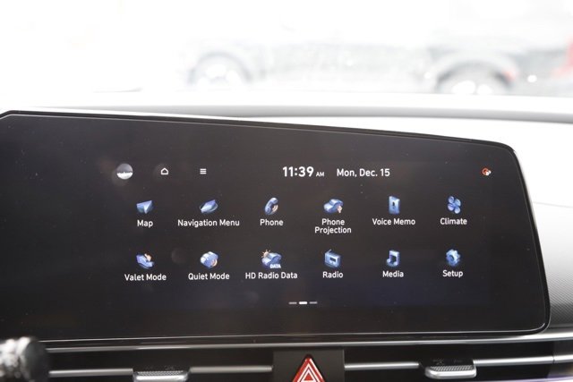 Certified 2024 Hyundai Elantra SEL w/ Convenience Package image 25