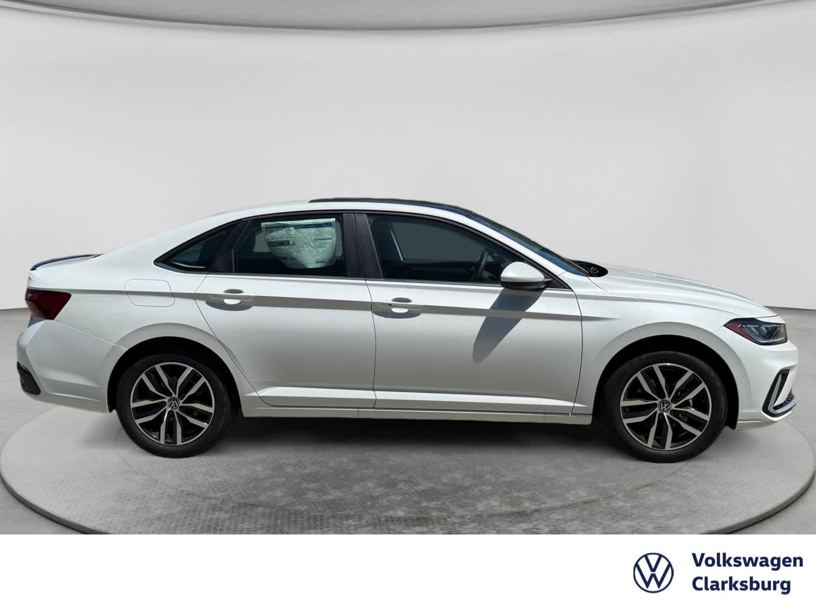 New 2026 Volkswagen Jetta SE FWD image 4