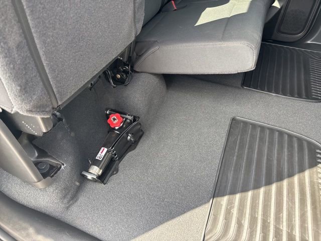 Used 2024 Chevrolet Silverado 2500 Custom image 23