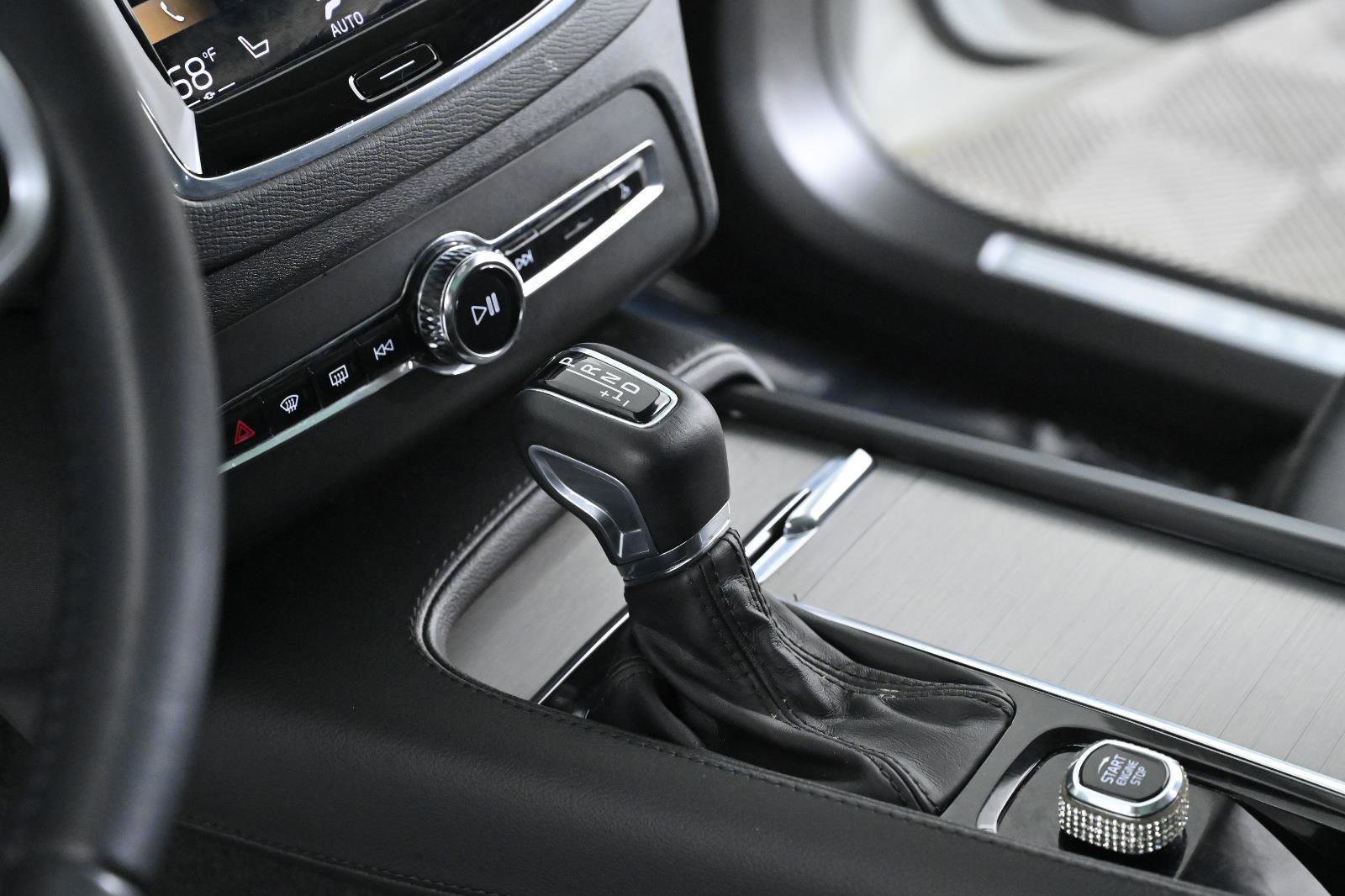 Used 2022 Volvo XC90 T5 Momentum w/ Advanced Package image 17