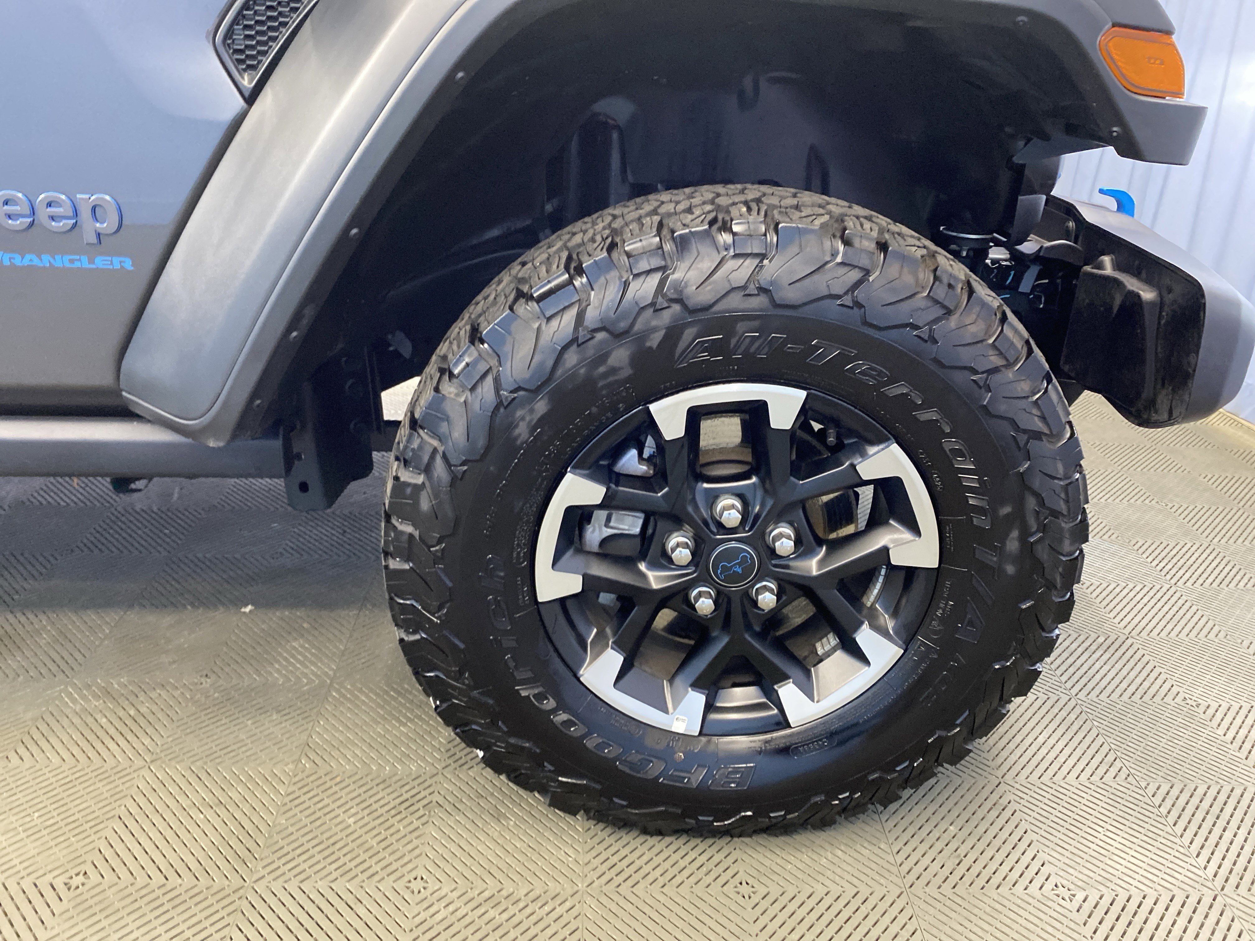 Certified 2025 Jeep Wrangler Unlimited Rubicon 4xe w/ Safety Group image 45