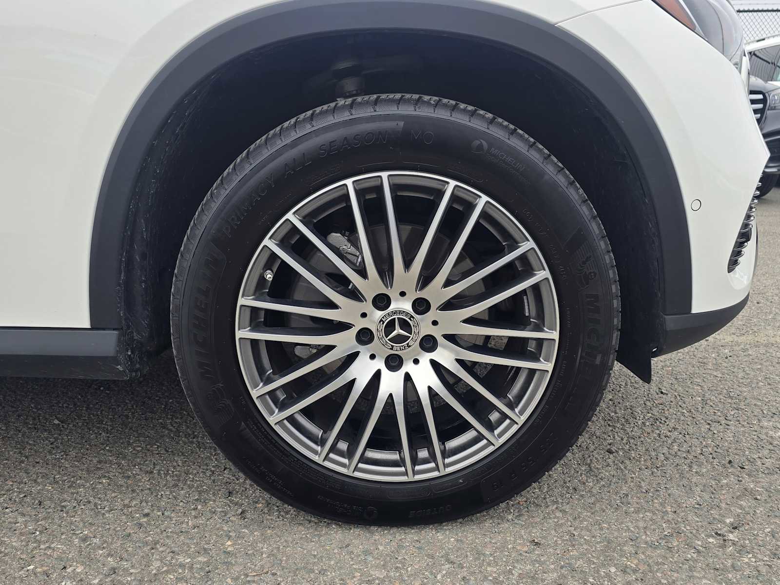 Used 2025 Mercedes-Benz GLC 300 image 10