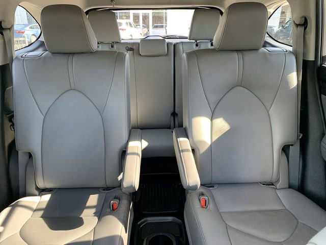 Used 2023 Toyota Highlander Limited image 32
