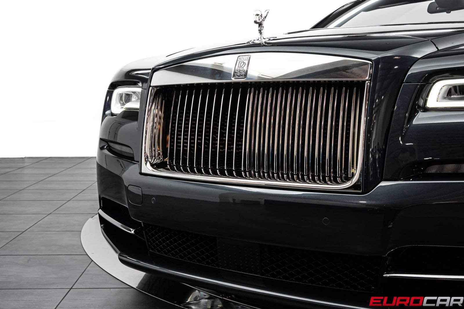 Used 2018 Rolls-Royce Dawn RWD image 14