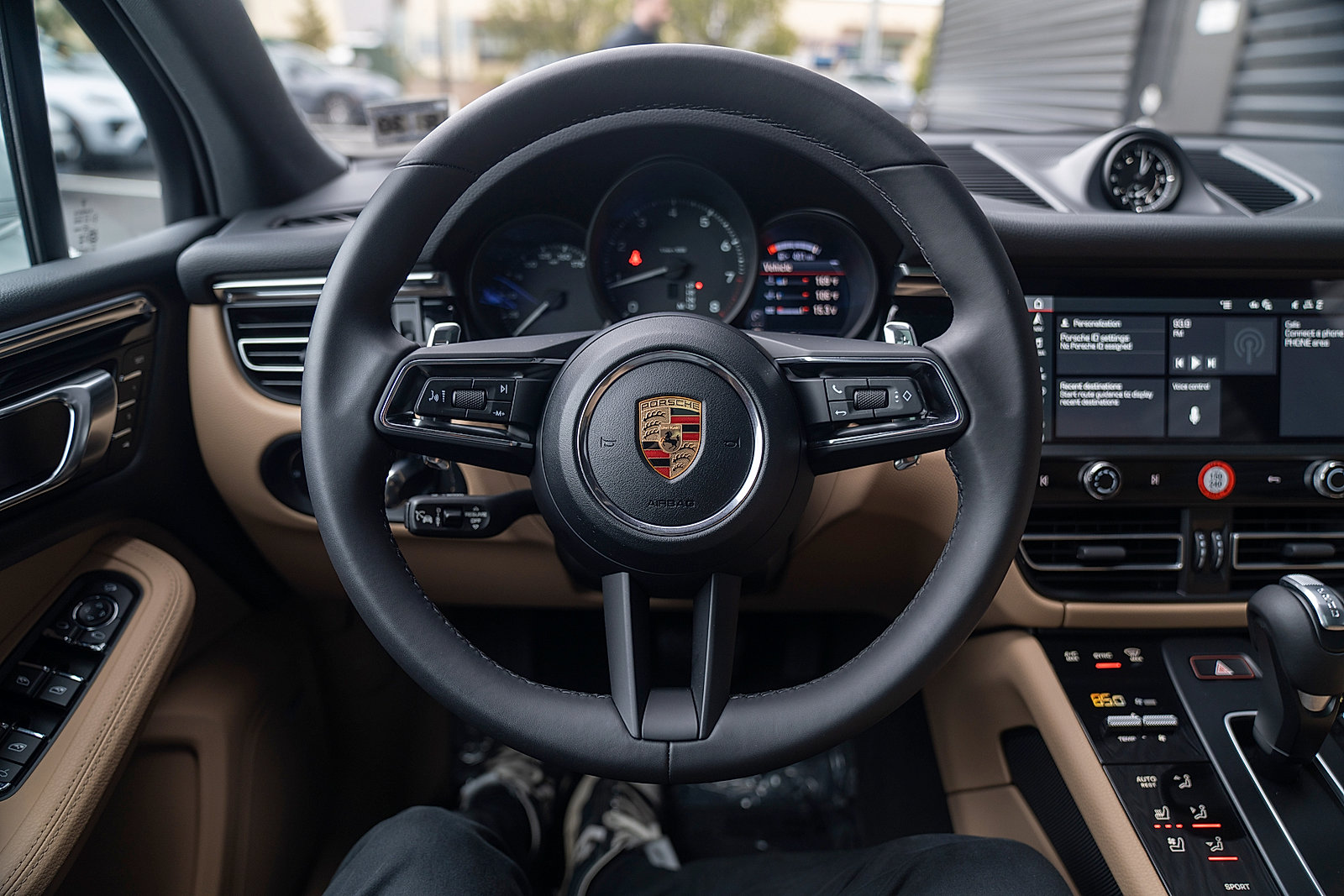 Certified 2026 Porsche Macan AWD/4WD image 6