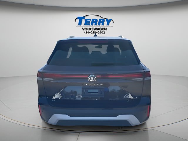 Certified 2025 Volkswagen Tiguan SE AWD/4WD image 3