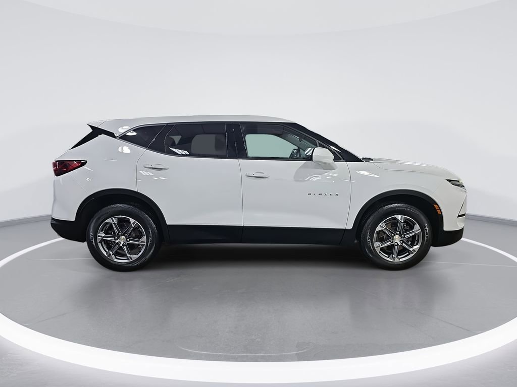 Used 2023 Chevrolet Blazer LT w/ Driver Confidence Package image 2