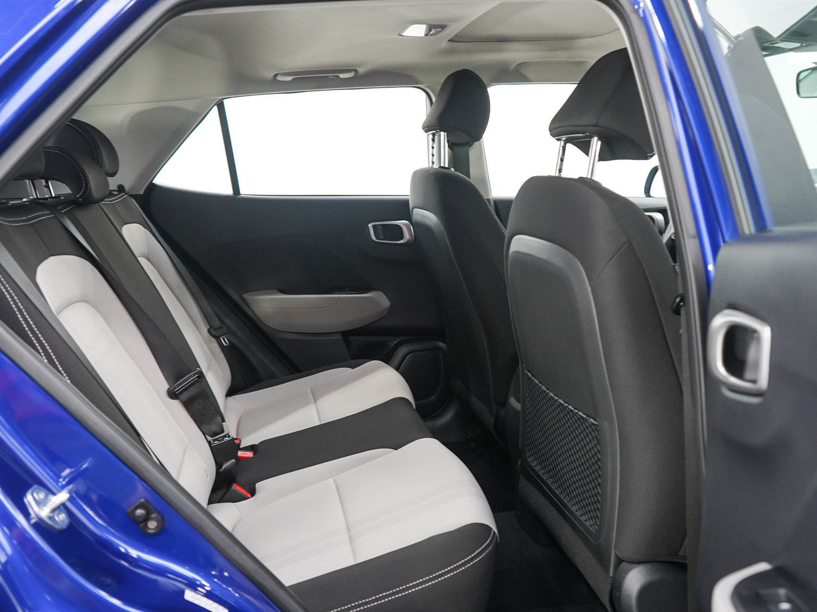 Used 2023 Hyundai Venue SEL FWD image 12