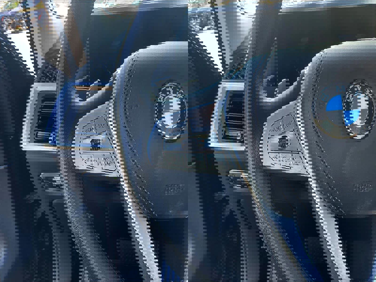 Used 2023 BMW X7 xDrive40i w/ Premium Package image 18