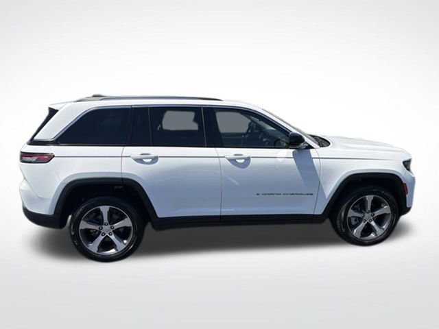 Used 2023 Jeep Grand Cherokee Limited AWD/4WD image 8