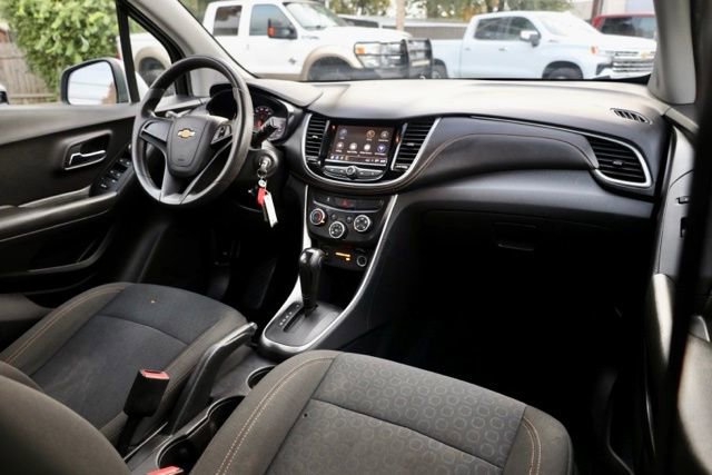Used 2018 Chevrolet Trax LS image 29