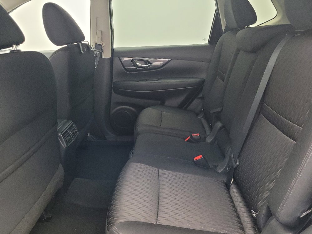 Used 2019 Nissan Rogue SV AWD/4WD image 18