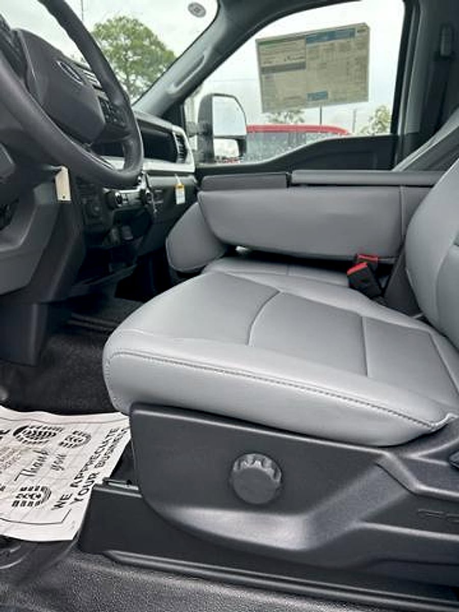 New 2026 Ford F350 XL w/ XL Chrome Package image 16