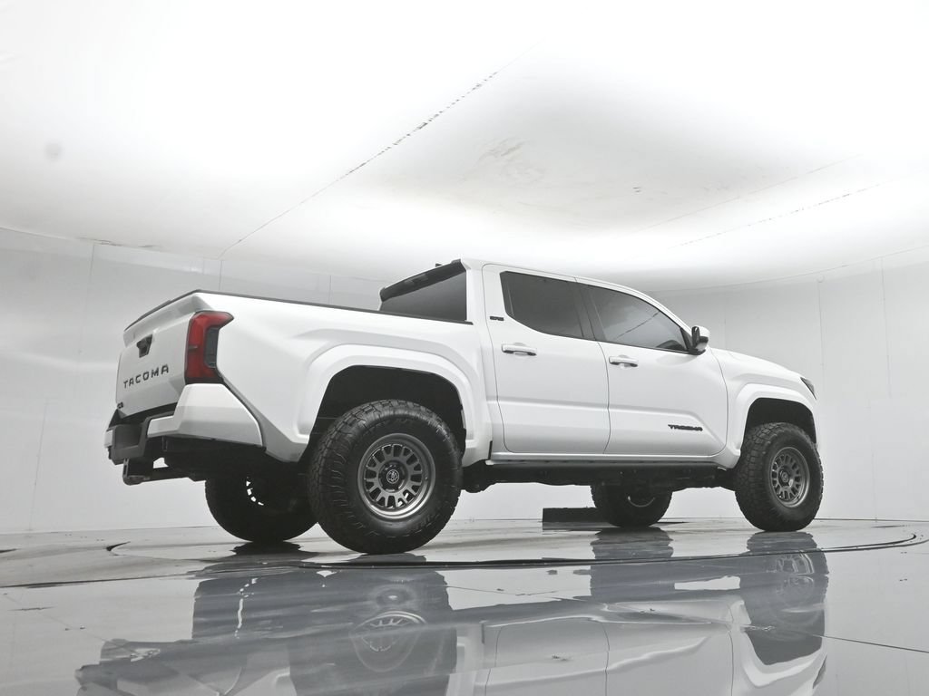 Used 2025 Toyota Tacoma SR5 AWD/4WD image 49
