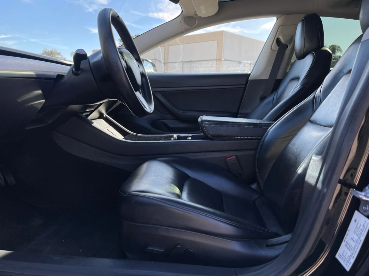 Used 2020 Tesla Model 3 Standard Range Plus image 11