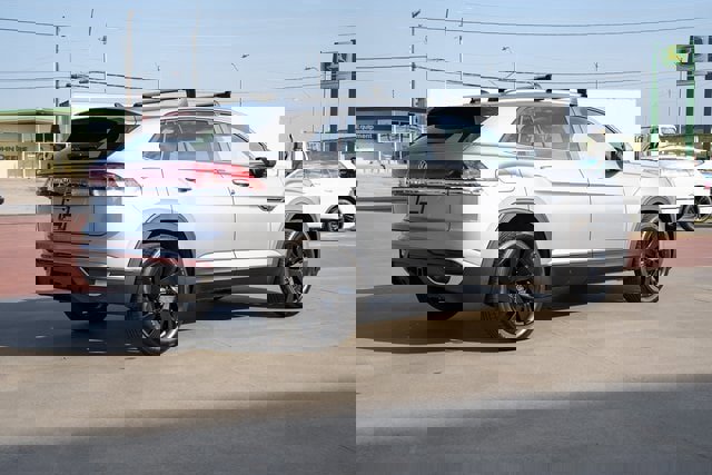 New 2026 Volkswagen Atlas Cross Sport SE image 6