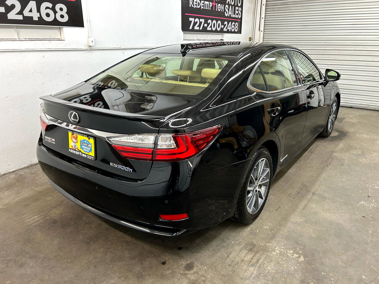 Used 2017 Lexus ES 300h w/ Luxury Package image 4