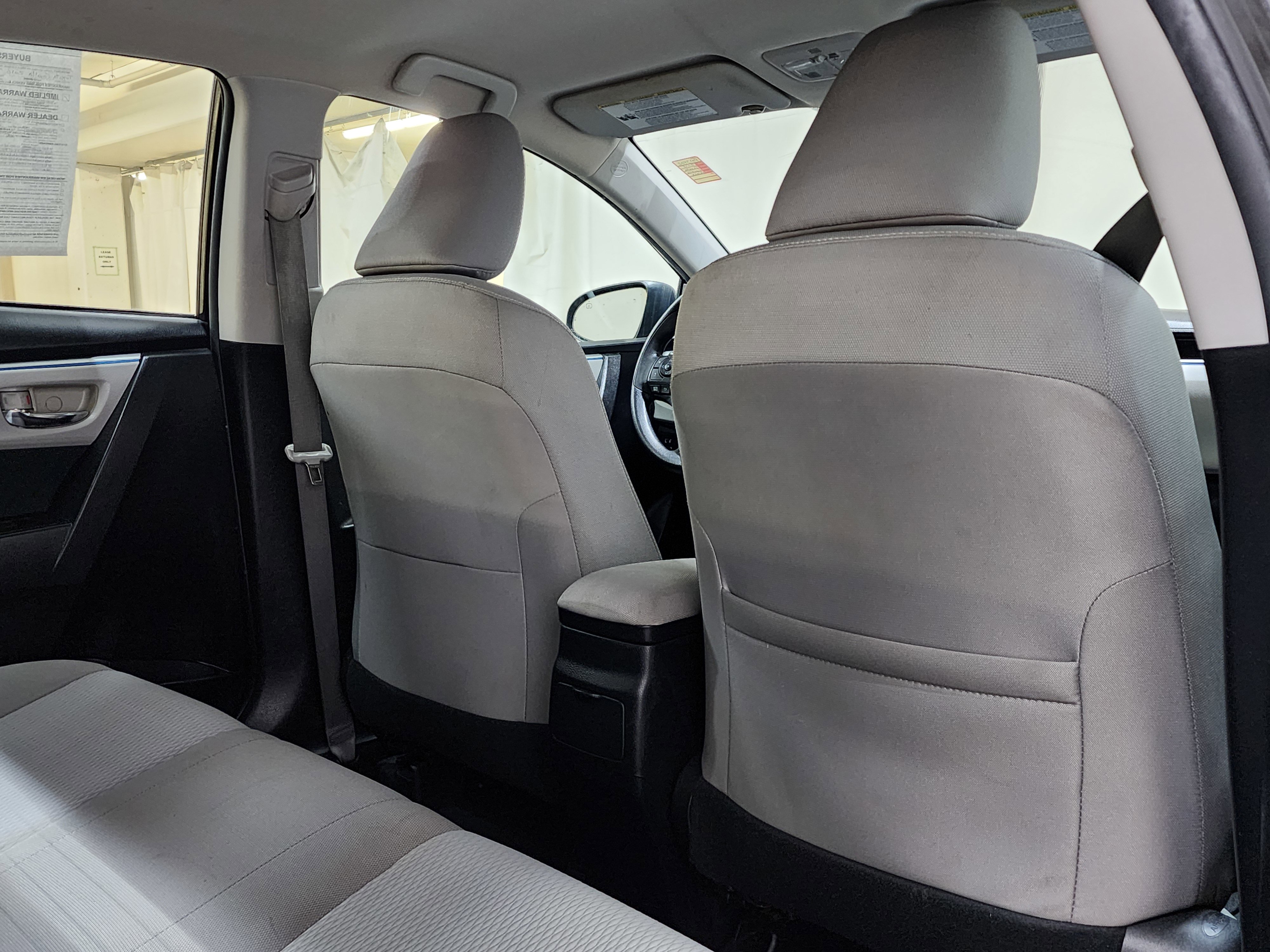 Used 2016 Toyota Corolla LE image 18