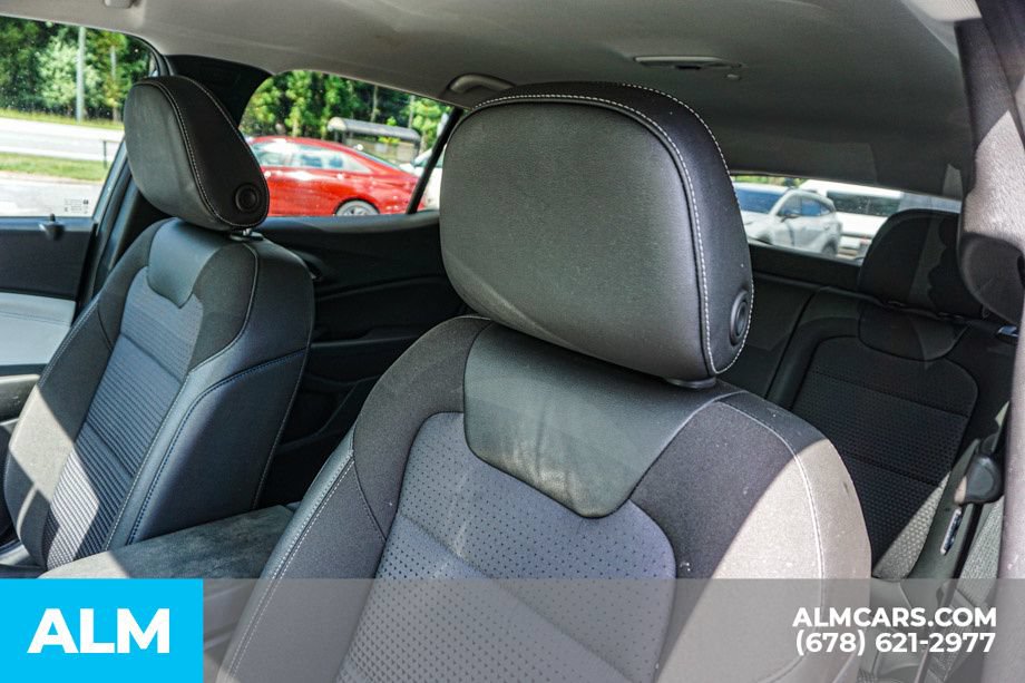 Used 2025 Chevrolet Trax LT FWD image 17
