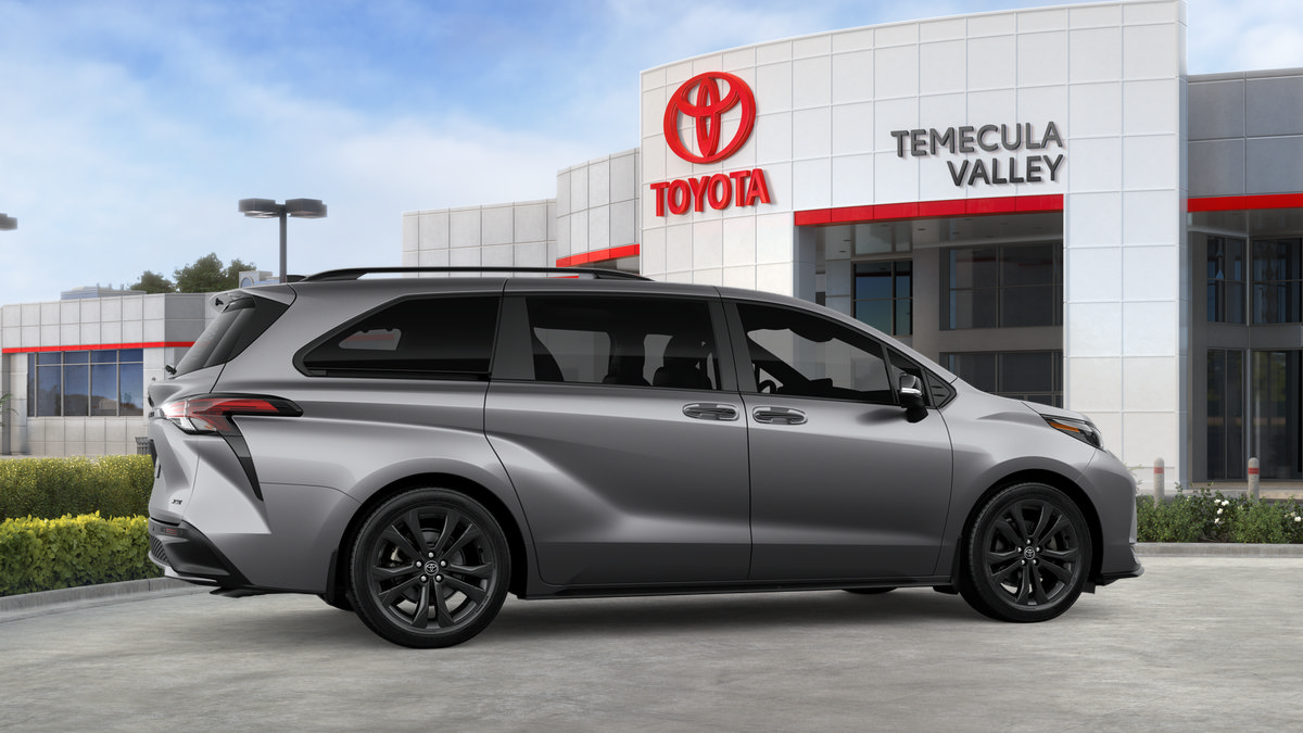 New 2026 Toyota Sienna XSE FWD image 13