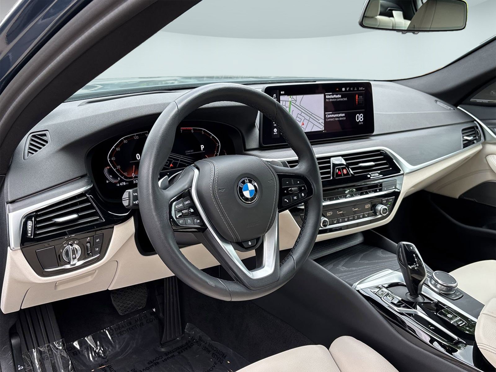 Used 2023 BMW 530i xDrive w/ Premium Package AWD/4WD image 4