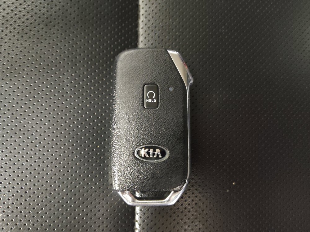 Used 2021 Kia Telluride LX image 32