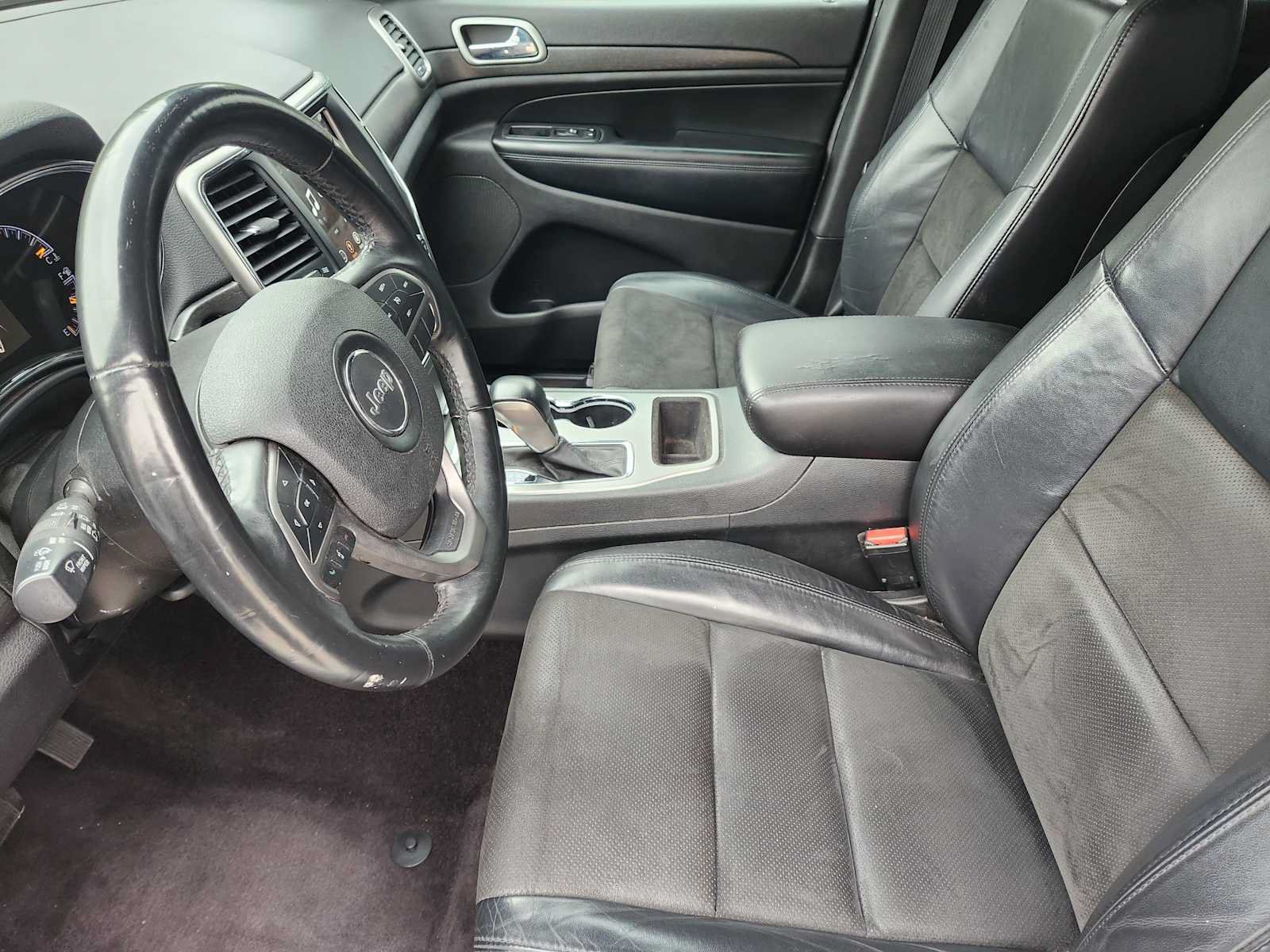 Used 2018 Jeep Grand Cherokee Altitude RWD image 12