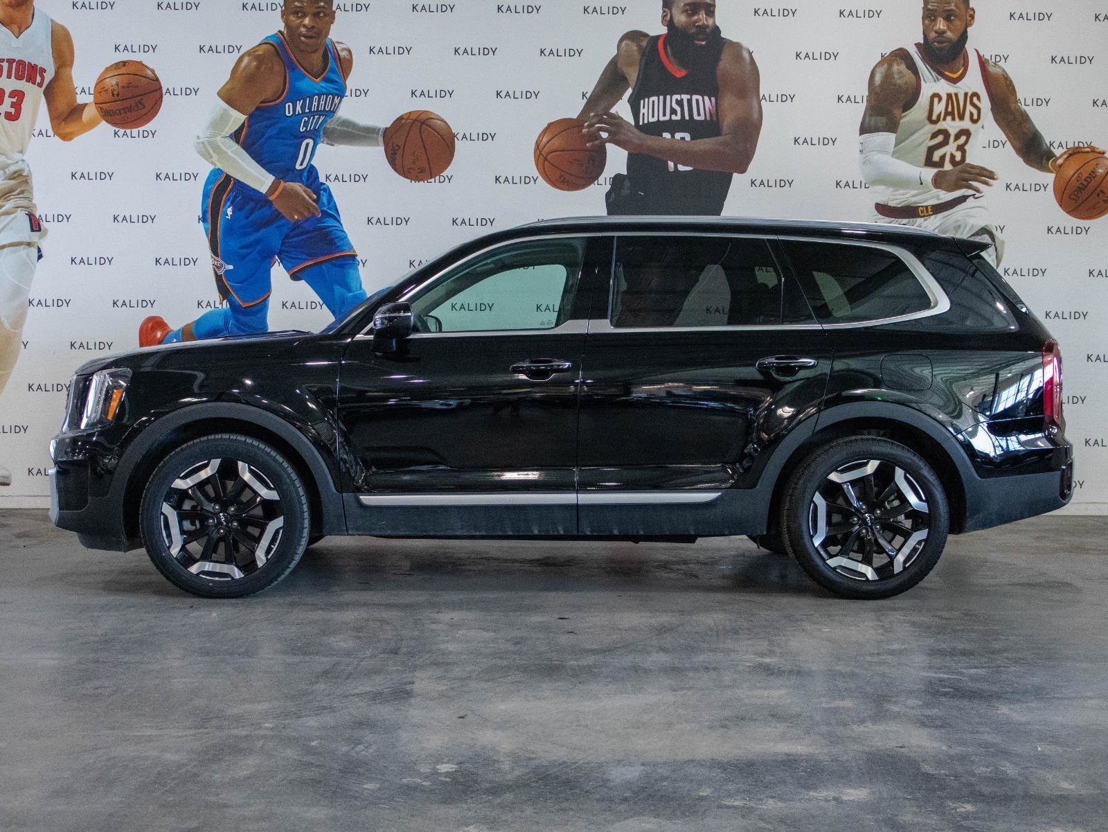 Used 2025 Kia Telluride S image 18