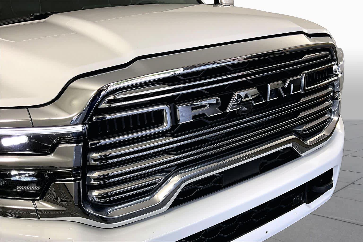 Used 2026 RAM 3500 Laramie AWD/4WD image 28