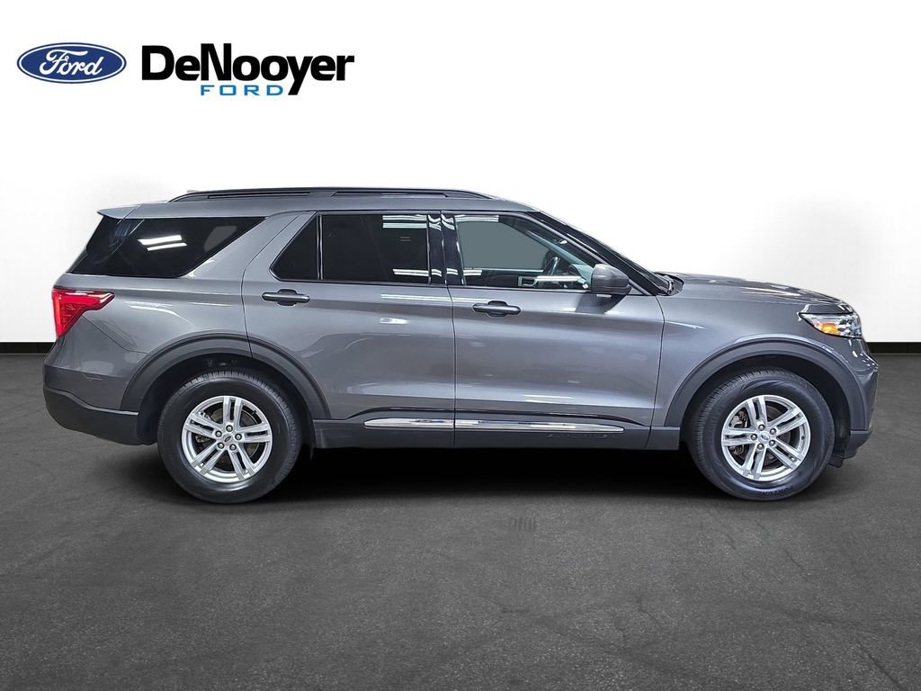 Used 2023 Ford Explorer XLT w/ Equipment Group 202A image 5