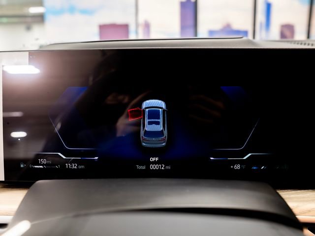 New 2026 BMW ALPINA XB7 AWD/4WD image 17