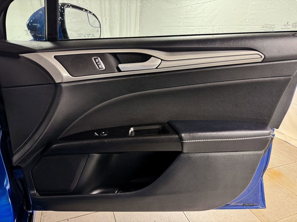 Used 2017 Ford Fusion SE image 17