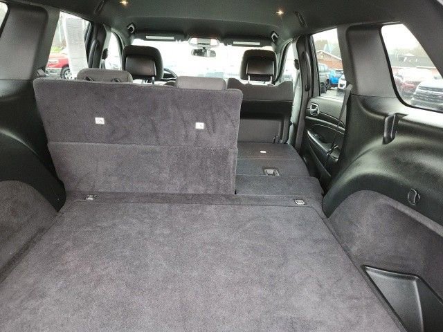 Used 2019 Jeep Grand Cherokee Laredo image 33