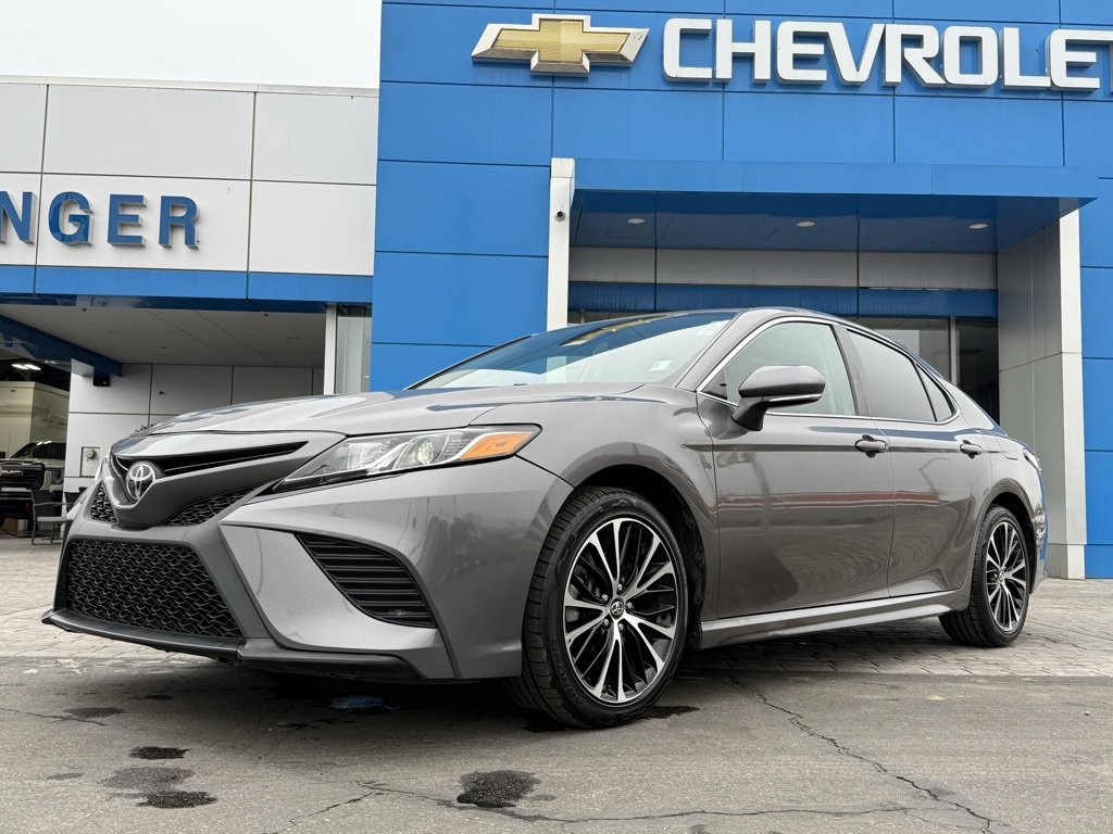 Used 2018 Toyota Camry SE image 5