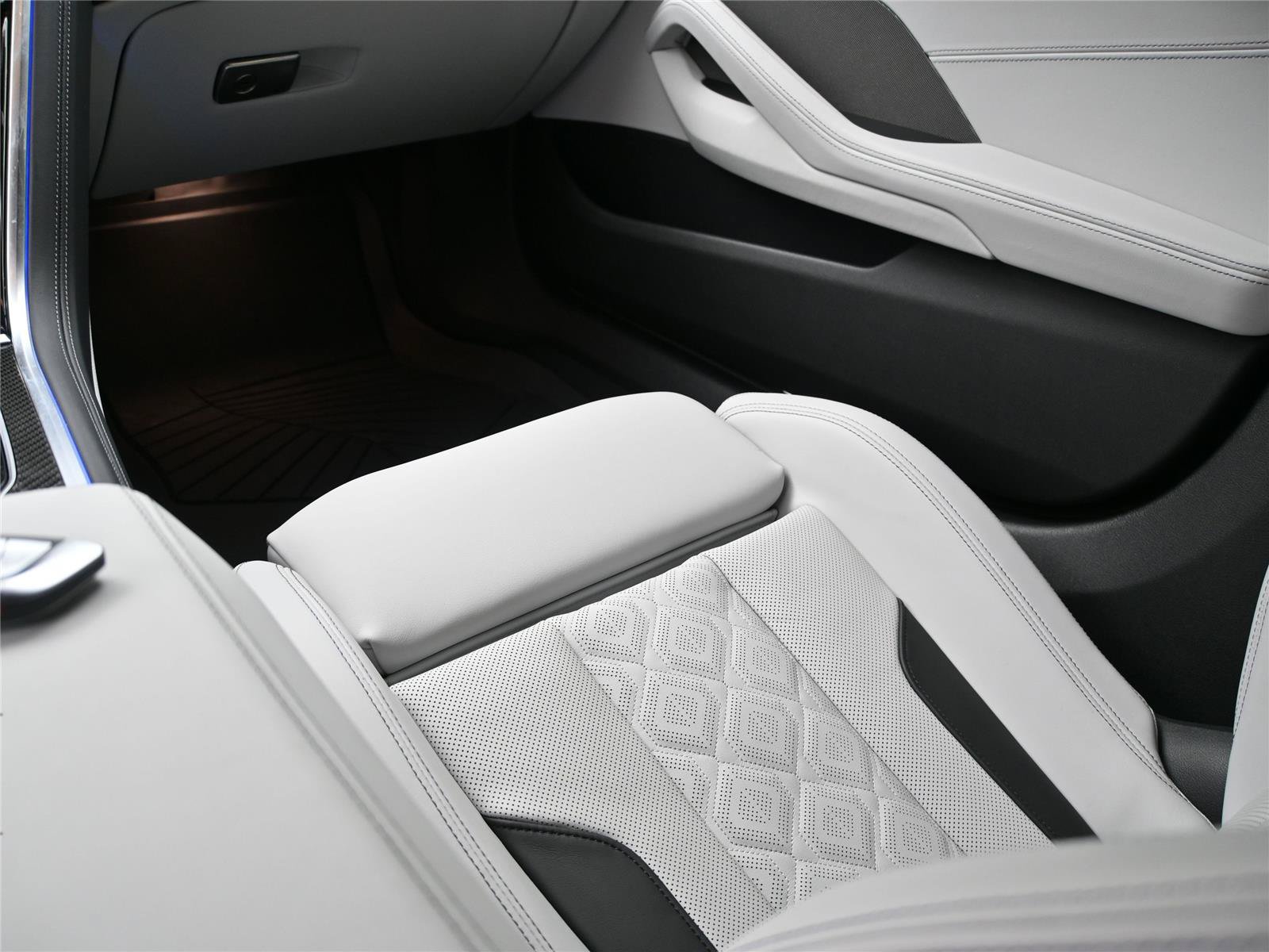 Used 2025 BMW M8 Competition AWD/4WD image 18