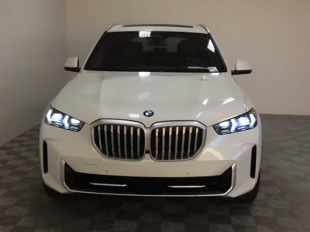 Used 2025 BMW X5 sDrive40i w/ Climate Comfort Package RWD image 2