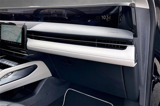 Used 2025 Lincoln Nautilus Premier image 15