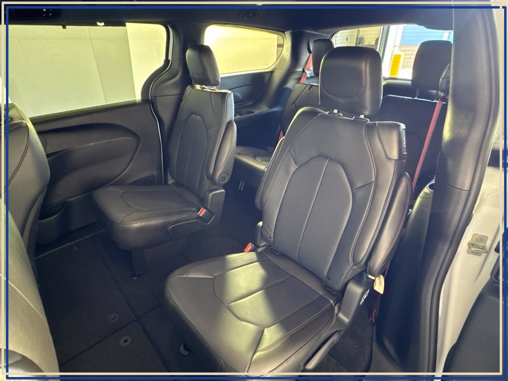 New 2027 Chrysler Pacifica Select AWD/4WD image 28