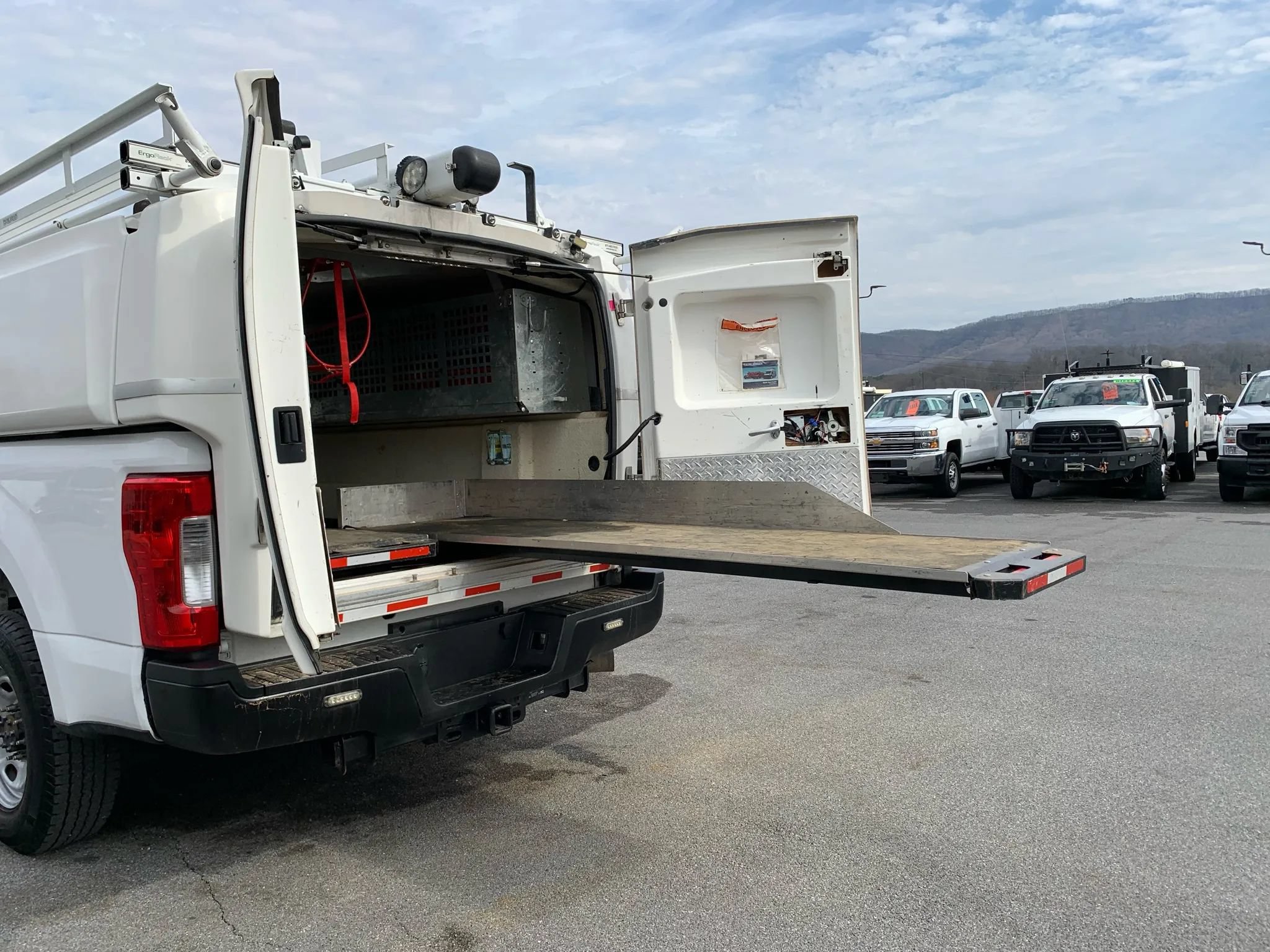 Used 2019 Ford F250 XL w/ Power Equipment Group RWD image 29