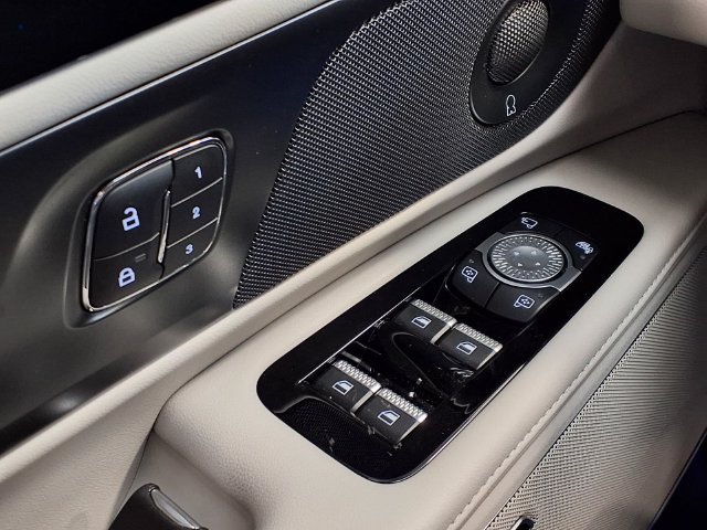 Certified 2026 Lincoln Nautilus Reserve AWD/4WD image 11