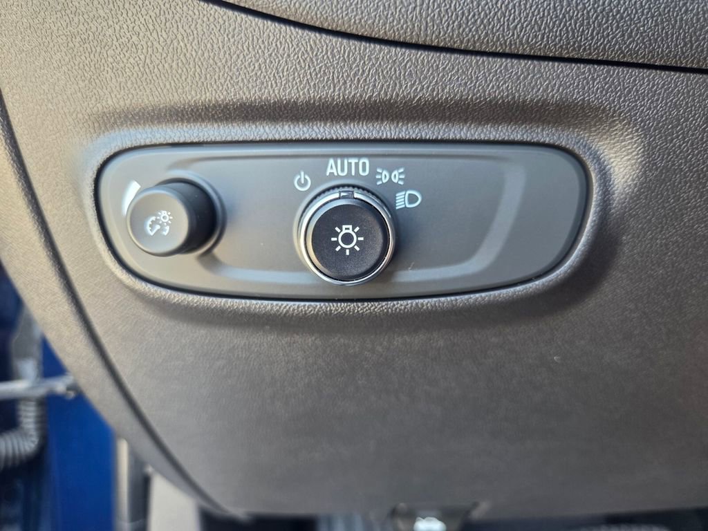 Used 2022 Chevrolet Equinox RS FWD image 18